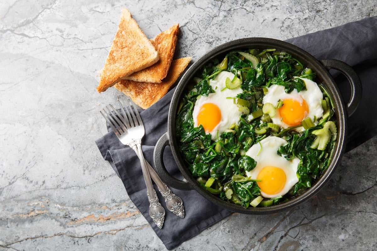 Shakshuka Verde con Huevo